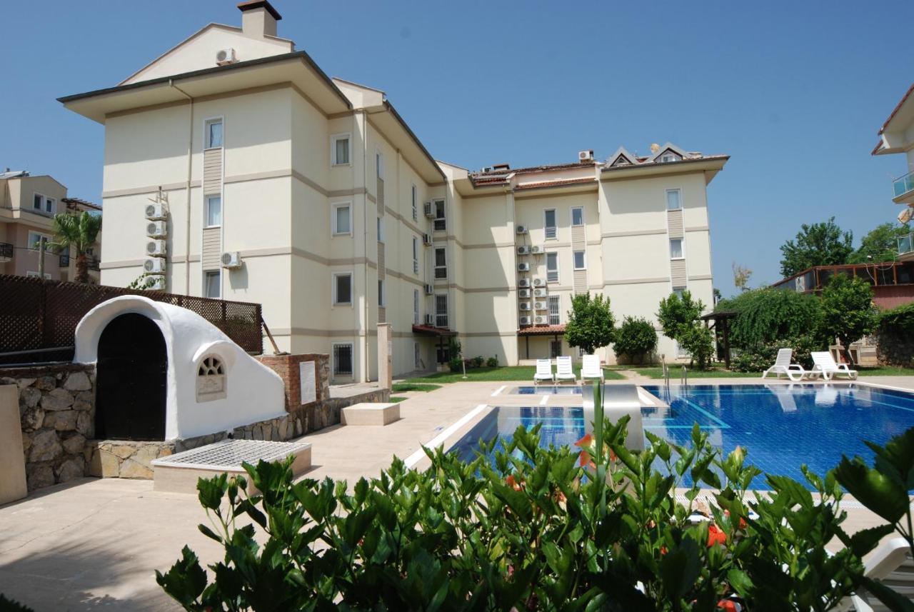 Saros Apartments Calis Beach Fethiye Eksteriør billede