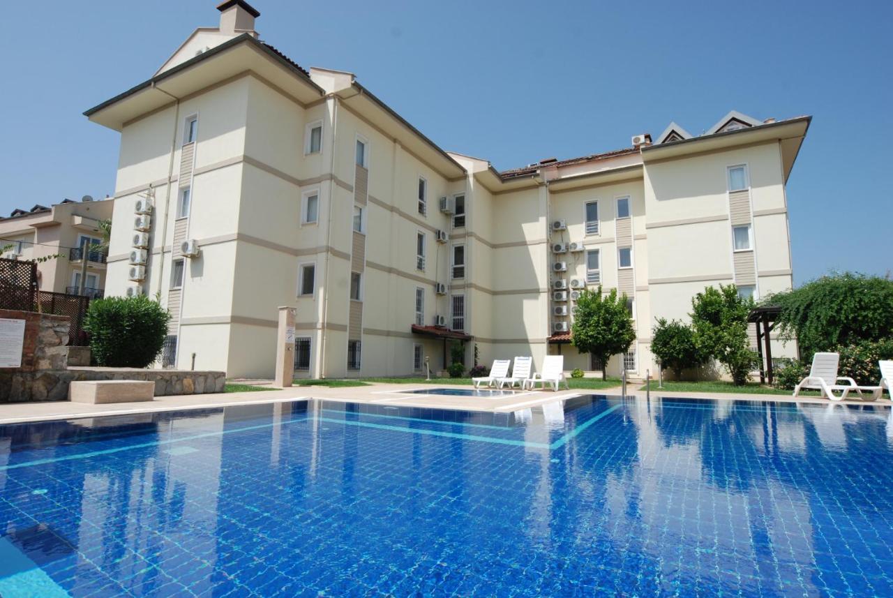 Saros Apartments Calis Beach Fethiye Eksteriør billede