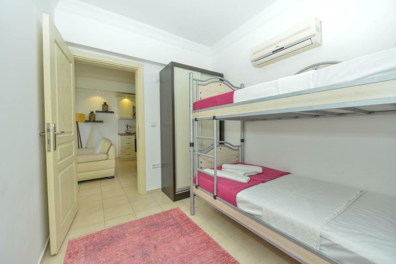 Saros Apartments Calis Beach Fethiye Eksteriør billede