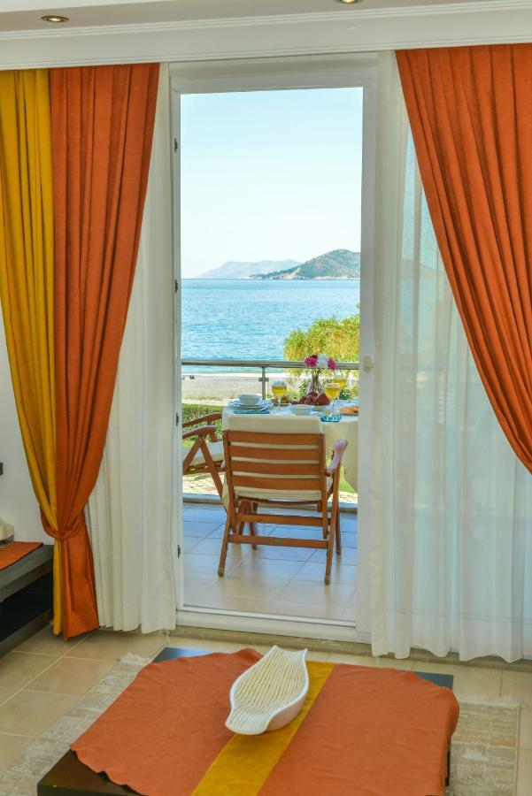 Saros Apartments Calis Beach Fethiye Eksteriør billede