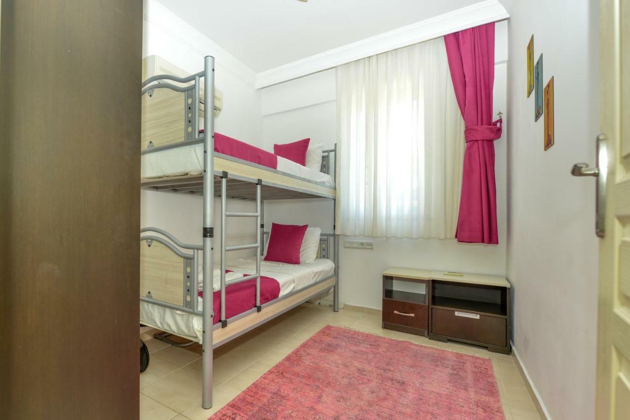 Saros Apartments Calis Beach Fethiye Eksteriør billede