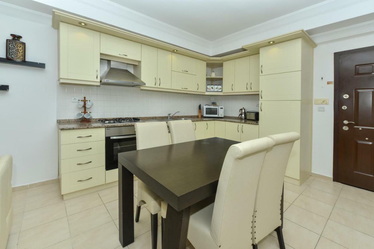 Saros Apartments Calis Beach Fethiye Eksteriør billede