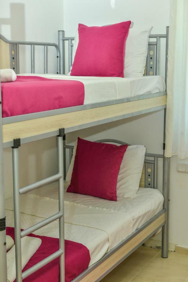 Saros Apartments Calis Beach Fethiye Eksteriør billede