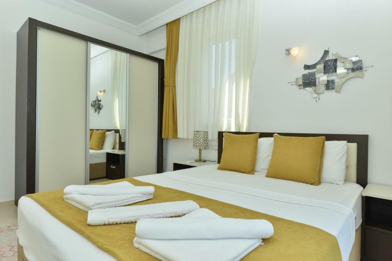 Saros Apartments Calis Beach Fethiye Eksteriør billede